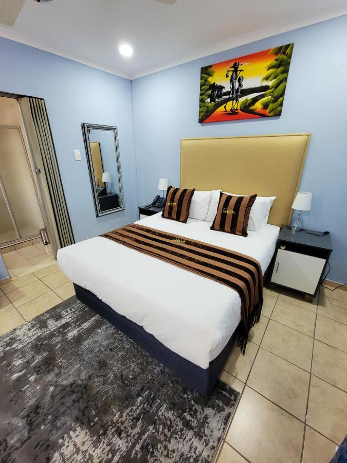 La-Nuel Guest Lodge Boksburg Exterior foto