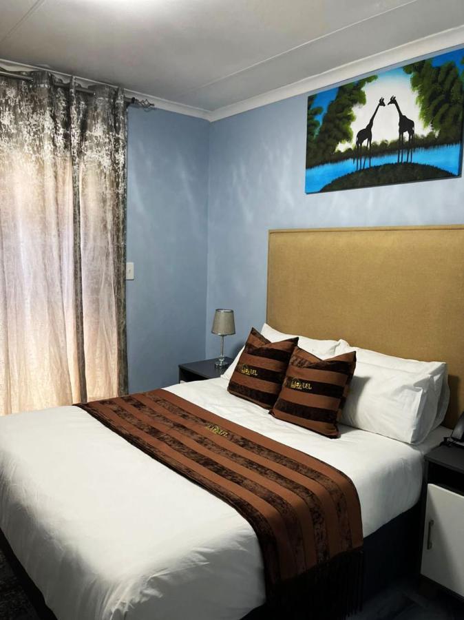 La-Nuel Guest Lodge Boksburg Exterior foto