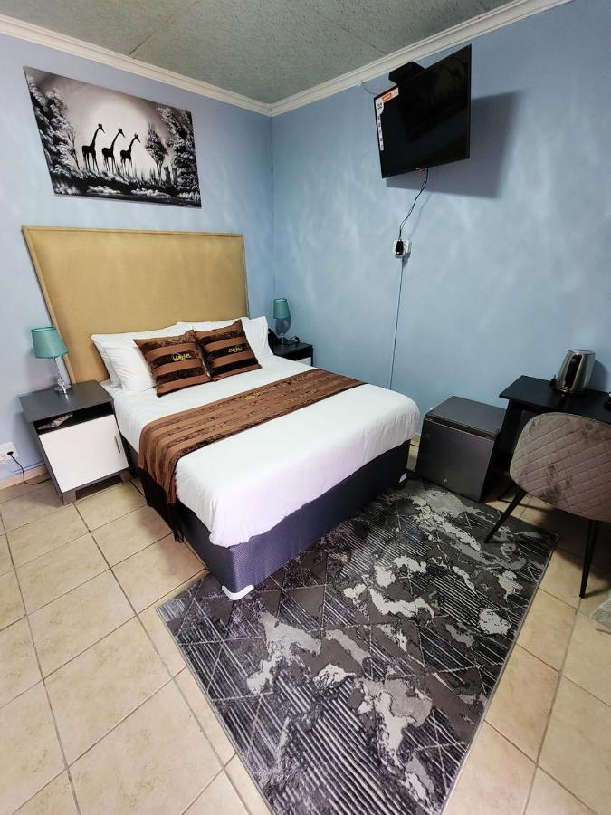 La-Nuel Guest Lodge Boksburg Exterior foto