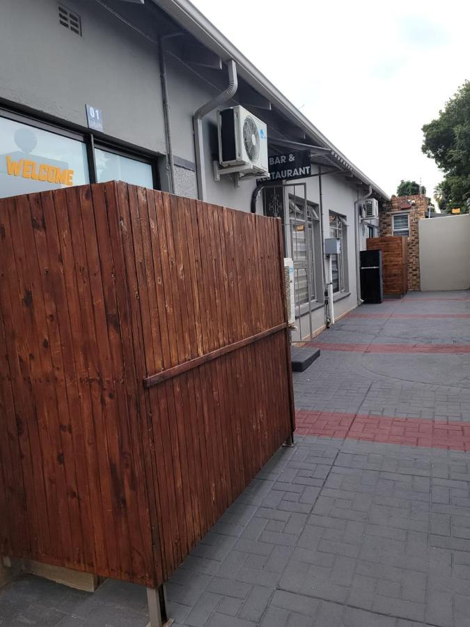 La-Nuel Guest Lodge Boksburg Exterior foto